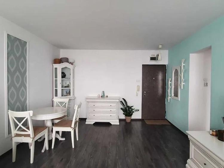 Apartament cu 2 camere semidecomandat, mobilat în Calea Victoriei