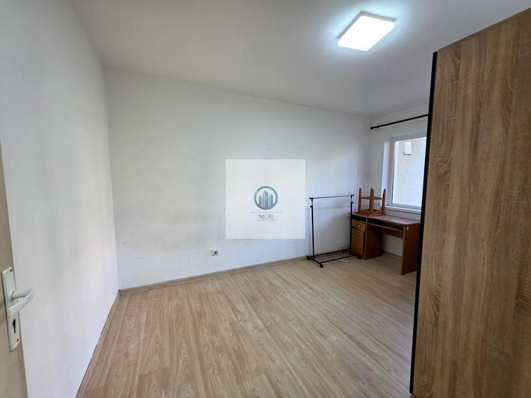 Apartament cu 2 camere semidecomandat în Gojdu