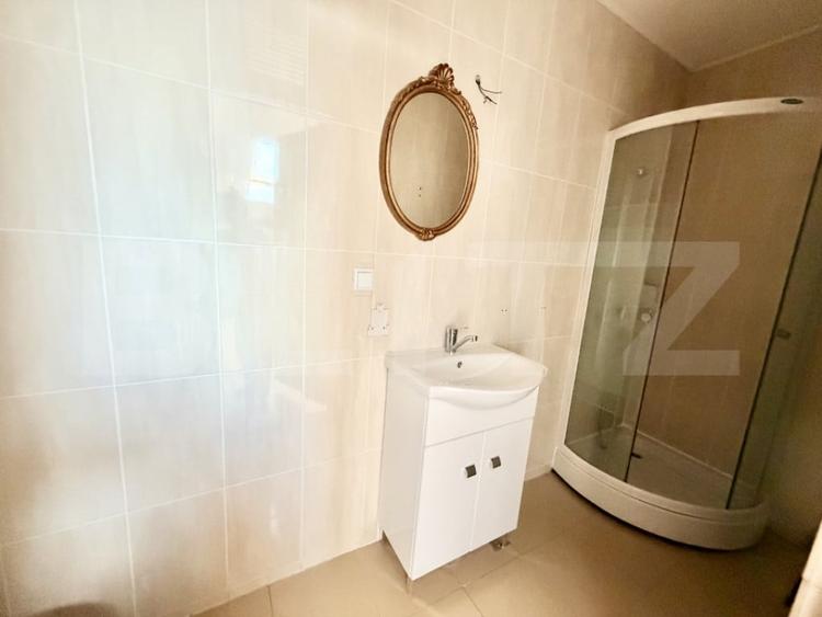 Apartament cu 5 camere decomandat în Central