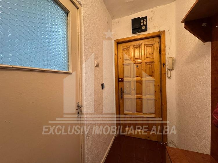 Apartament cu 2 camere semidecomandat, mobilat în Cetate