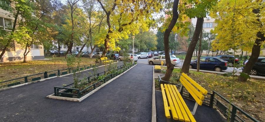 Apartament cu 3 camere semidecomandat în Drumul Taberei
