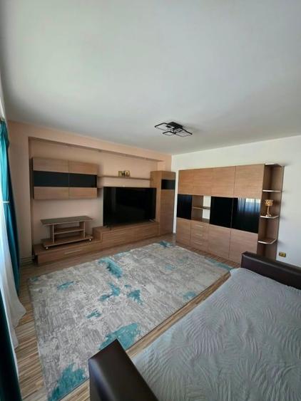 Apartament cu 3 camere decomandat, mobilat în Rahova