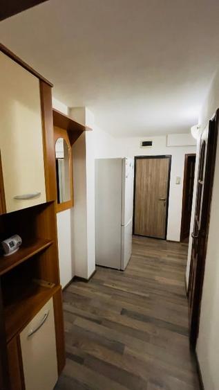 Apartament cu 3 camere decomandat, mobilat în Soarelui