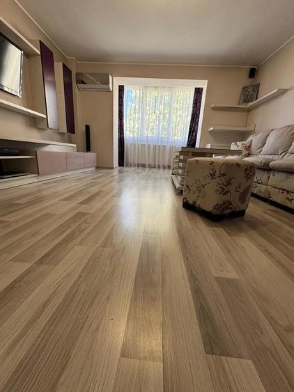 Apartament cu 3 camere decomandat în Burdujeni