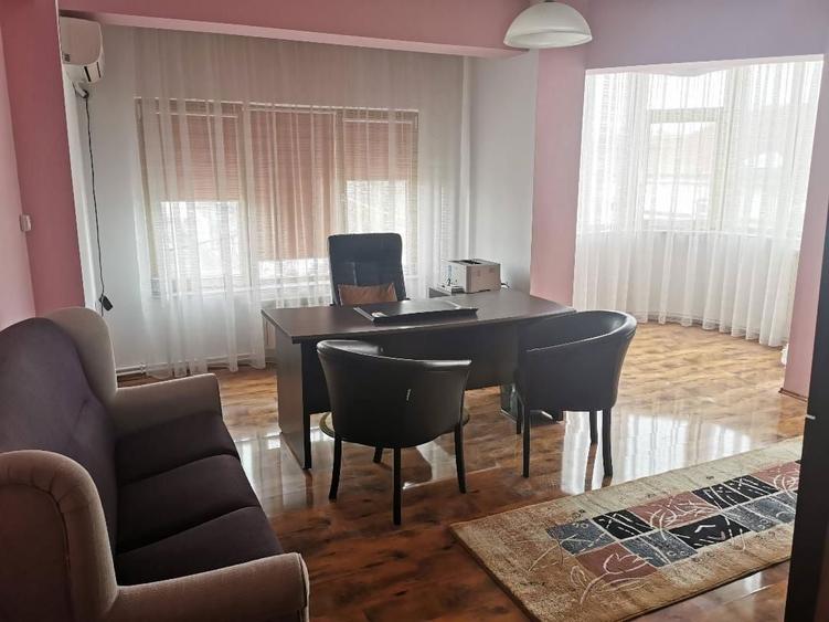 Apartament cu 3 camere decomandat în Ultracentral