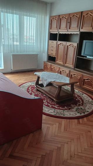 Apartament cu 2 camere decomandat în Traian