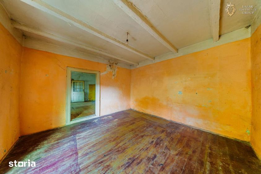 Casă cu 5 camere cu Teren 1065 Mp în Vladimirescu