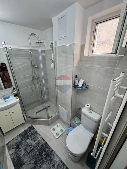 Apartament cu 3 camere decomandat, mobilat în Central