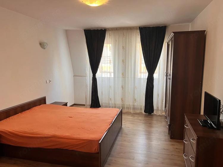 Apartament cu 3 camere decomandat, mobilat în Vasile Aaron