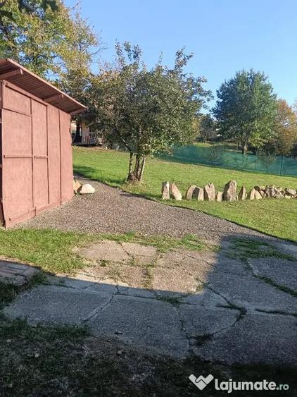 Casă cu 4 camere cu Teren 2300 Mp în Valea Borcutului