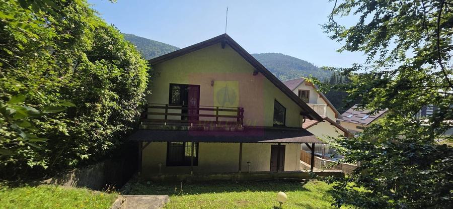 Casă individuală cu 5 camere cu Canalizare în Sud