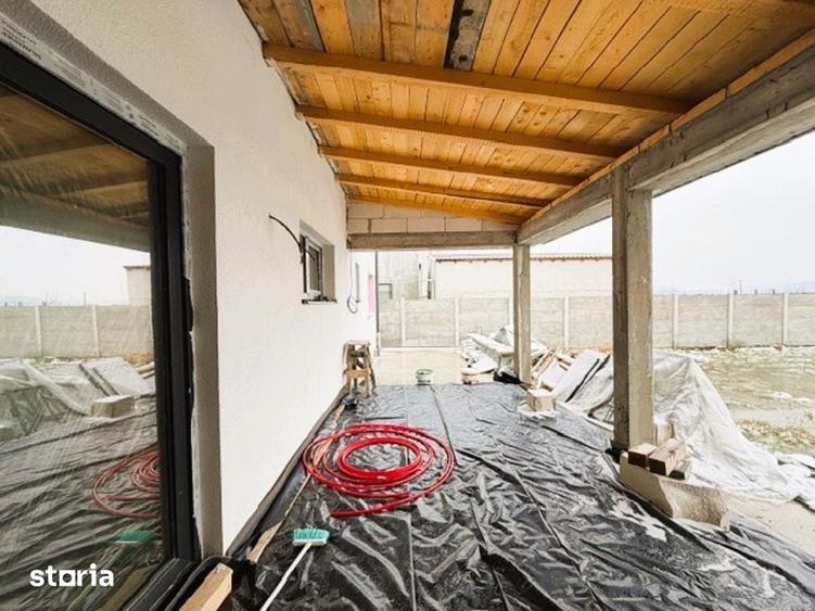 Casă cu 5 camere cu Teren 586 Mp în Slătioara