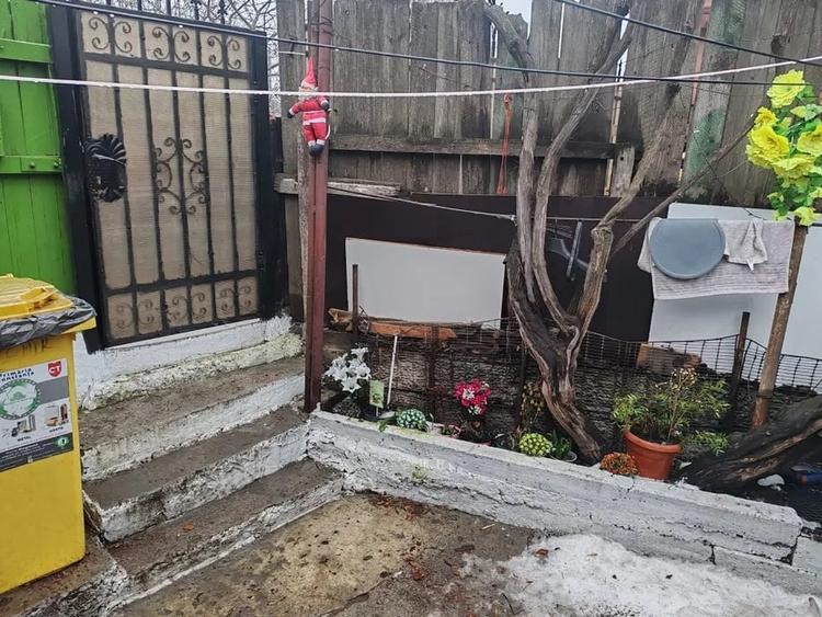 Casă individuală cu 3 camere cu Teren 93 Mp în Brătianu