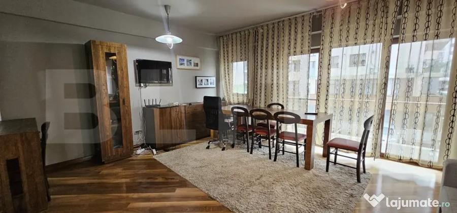 Apartament cu 4 camere semidecomandat, mobilat în Central