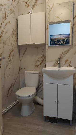 Apartament cu 3 camere semidecomandat, mobilat în Tomis Nord