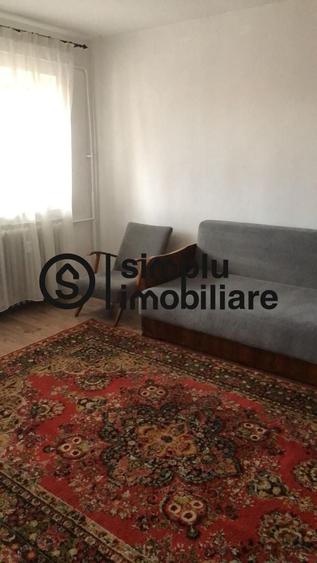 Apartament cu 3 camere decomandat în Sărari