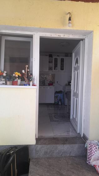 Apartament cu 2 camere decomandat în Petrești