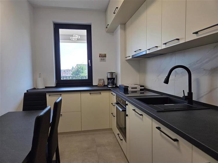 Apartament cu 2 camere decomandat, mobilat în Răcădău