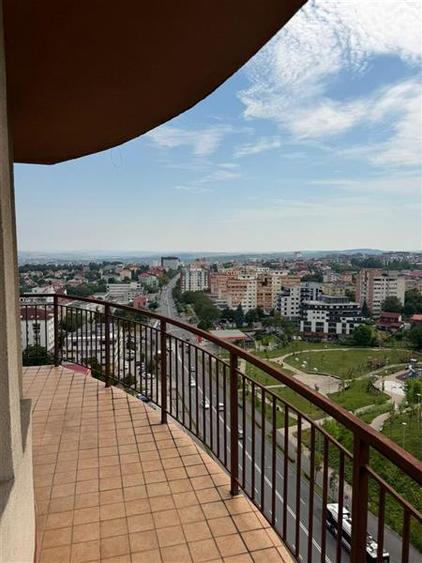 Apartament cu 3 camere circular, mobilat în Zorilor