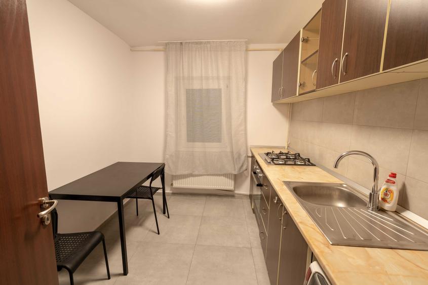 Apartament cu 2 camere decomandat în Titulescu