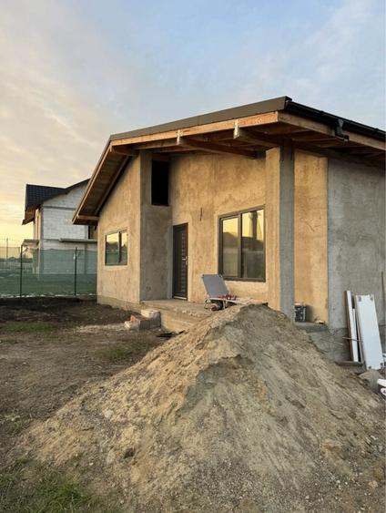 Casă cu 3 camere în Cătămărești