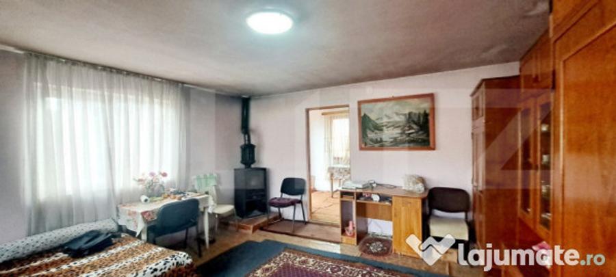 Casă cu 2 camere cu Teren 1000 Mp în Dezmir
