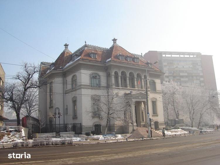 Casă cu Teren 1848 Mp în Titulescu