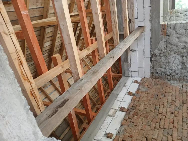 Casă cu 6 camere cu Teren 1500 Mp în Chiselet