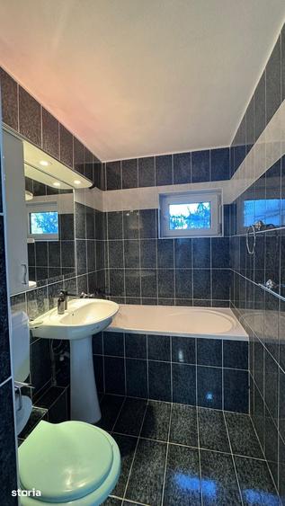 Apartament cu 4 camere semidecomandat în Central