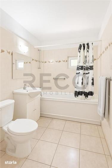 Apartament cu 4 camere decomandat în Nufărul