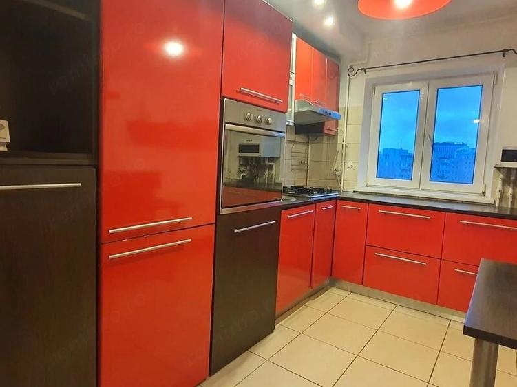 Apartament cu 3 camere decomandat în Tineretului