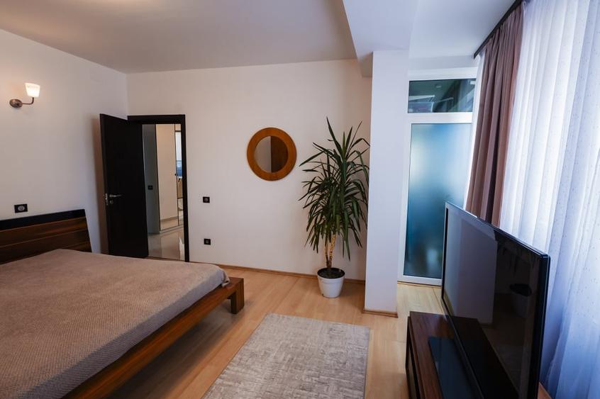Apartament cu 3 camere decomandat, mobilat în Colentina