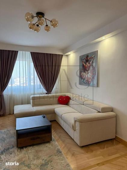 Apartament cu 2 camere semidecomandat, mobilat în Tei
