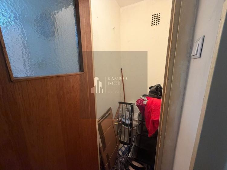 Apartament cu 3 camere semidecomandat în 1 Decembrie 1918