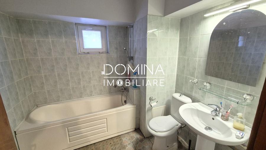 Apartament cu 3 camere decomandat, mobilat în Central