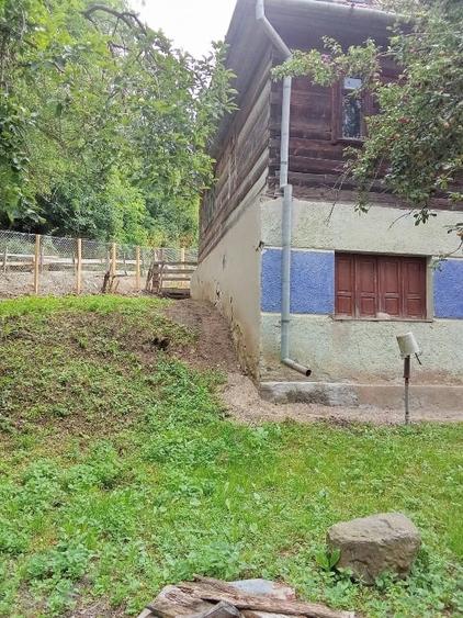 Casă individuală cu 4 camere cu Canalizare în Ocoliș