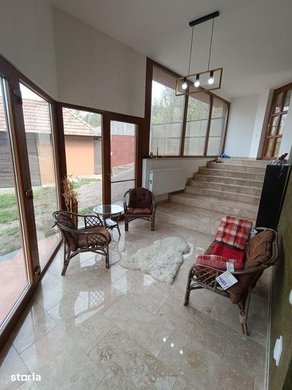 Casă cu 3 camere cu Teren 1760 Mp în Meteș