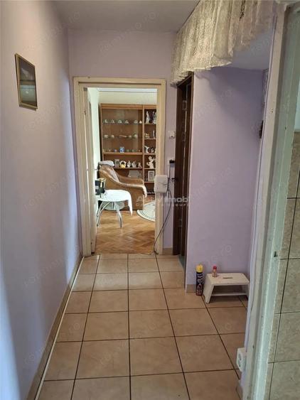 Apartament cu 2 camere semidecomandat în Micro III