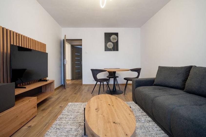 Apartament cu 2 camere decomandat în Cornișa
