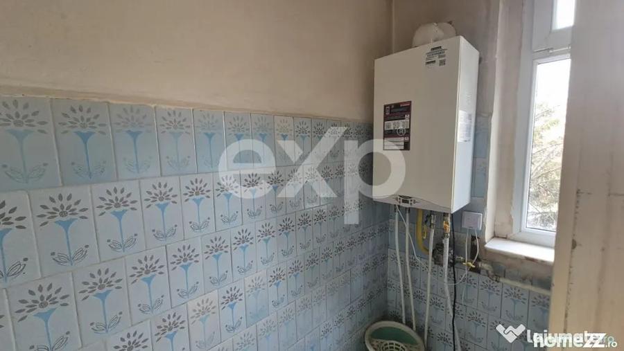 Apartament cu 4 camere decomandat în Negru Vodă