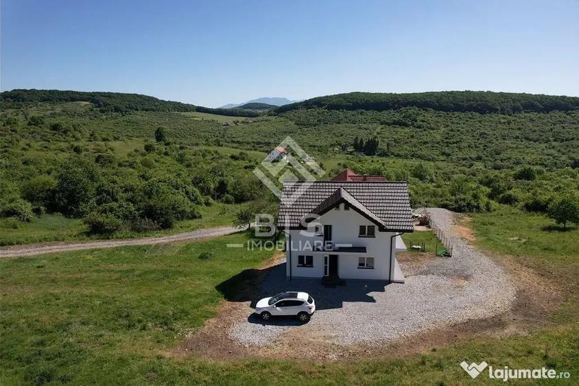 Casă cu 5 camere cu Teren 500 Mp în Central