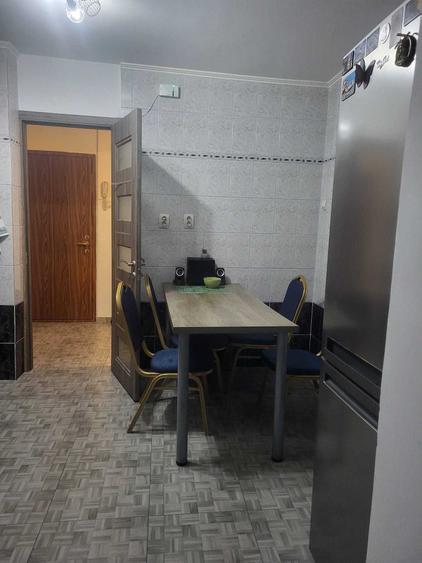 Apartament cu 2 camere decomandat în Crângași
