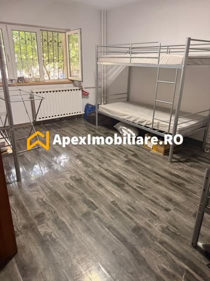 Apartament cu 4 camere decomandat în Timpuri Noi