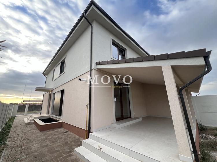 Duplex cu 5 camere cu Canalizare în Chișoda