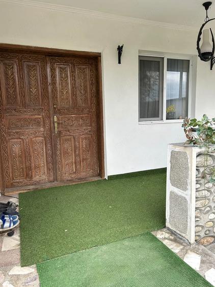 Casă cu 6 camere cu Teren 1875 Mp în Mihăești