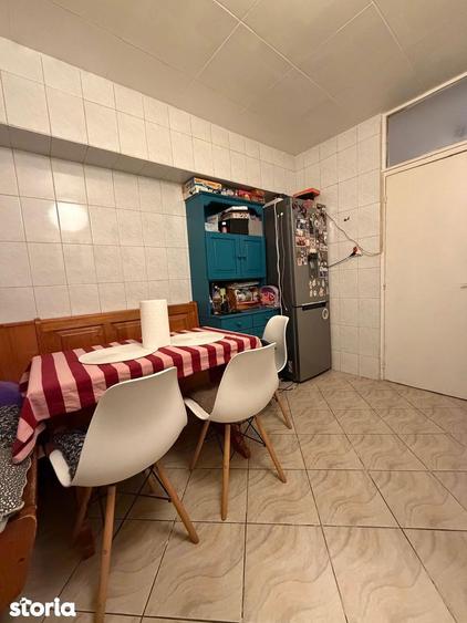 Apartament cu 3 camere decomandat în Decebal