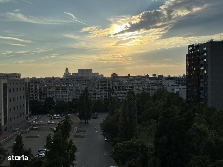 Apartament cu 4 camere decomandat în Unirii