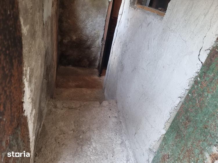 Casă cu 2 camere cu Teren 612 Mp în Moroeni