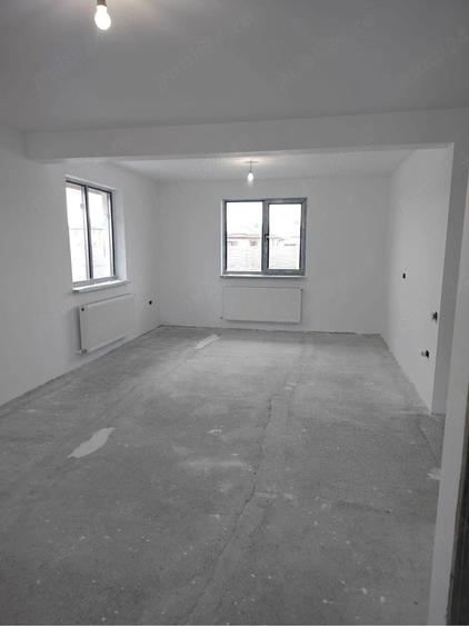 Casă cu Teren 281 Mp în Olteni