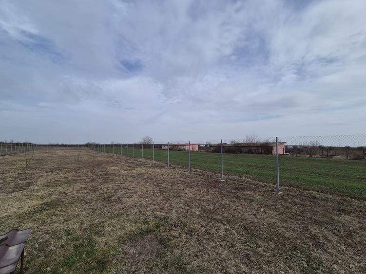 Casă individuală cu 3 camere cu Teren 400 Mp în Căciulați